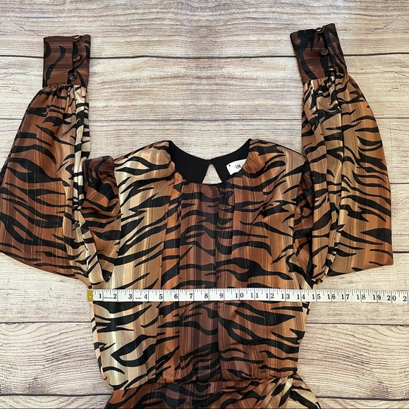 LPA x REVOLVE Deirdre Dress in Tiger Stripe - Picture 10 of 15